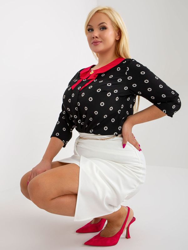 Fashionhunters Black elegant blouse plus size with flowers