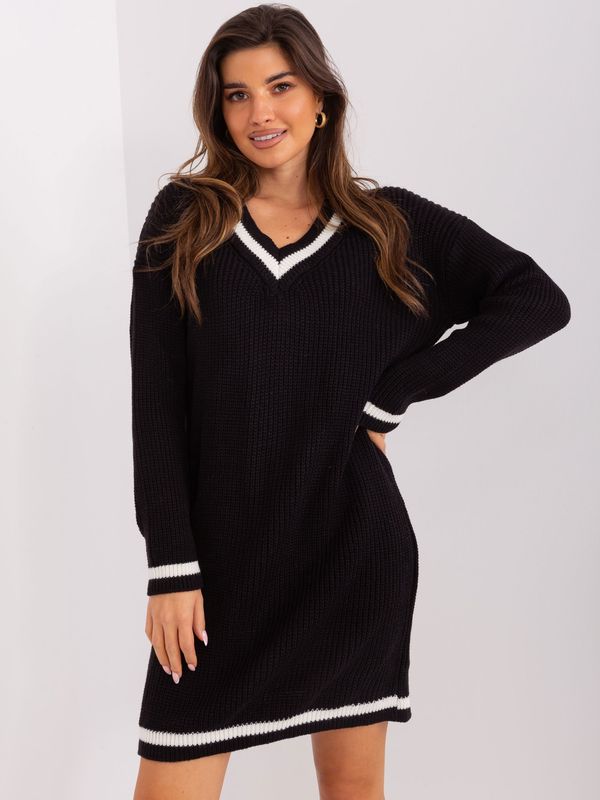 Fashionhunters Black knitted dress with neckline