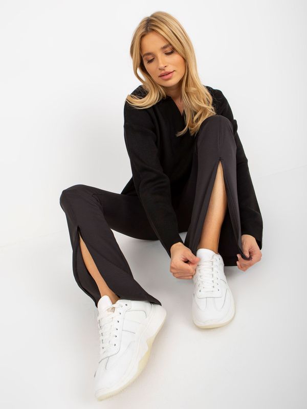 Fashionhunters Black leggings with ribbed slit