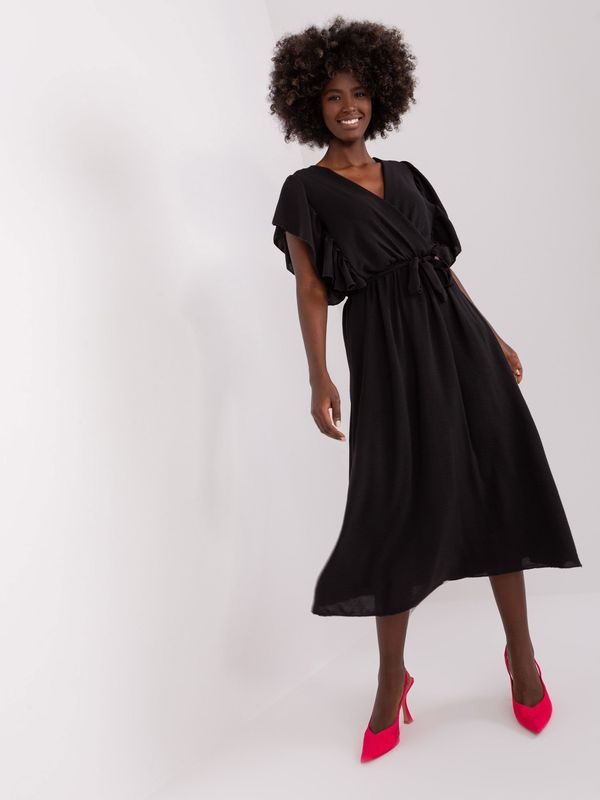 Fashionhunters Black midi dress with belt for tying