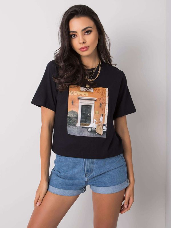 Fashionhunters Black T-shirt with a fashionable print