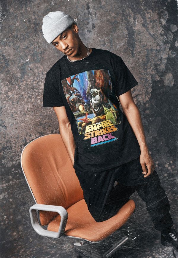 Merchcode Black T-shirt with Star Wars Yoda poster