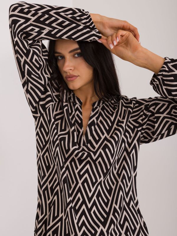 Fashionhunters Black viscose blouse with SUBLEVEL patterns