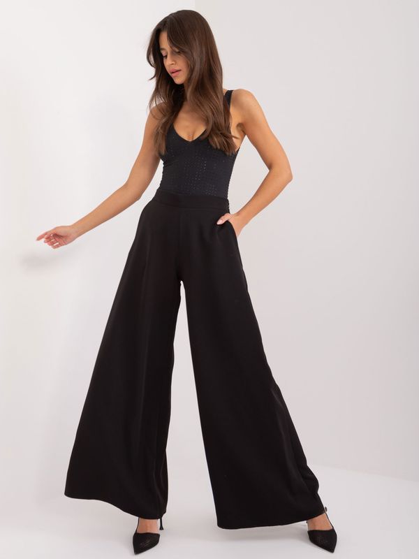 Fashionhunters Black wide-leg fabric trousers