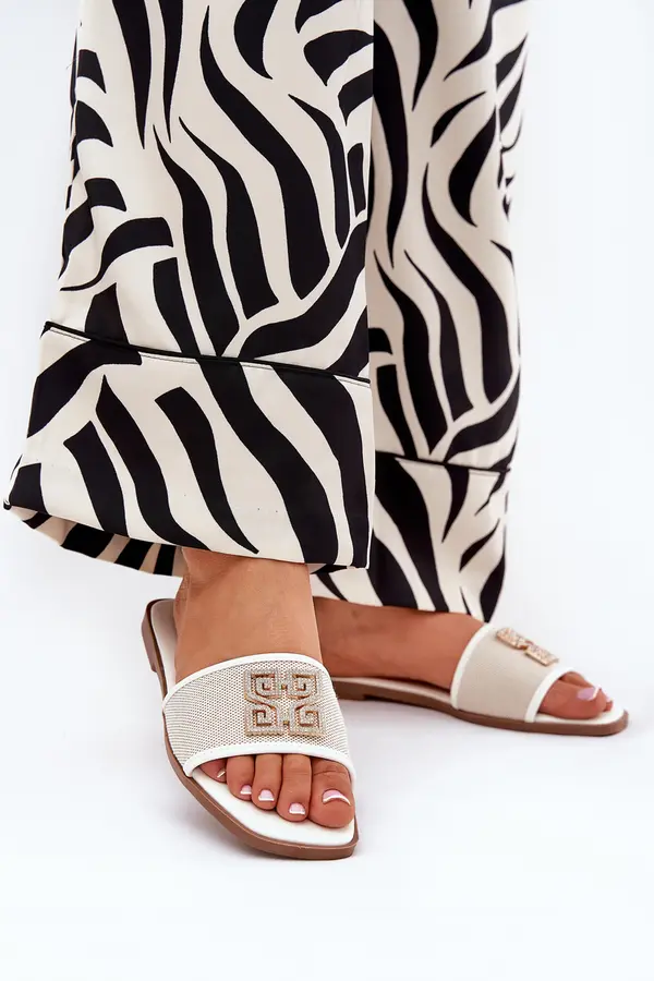 Boto Boto Elegant women's sandals with decoration on flat heel white Lovehia