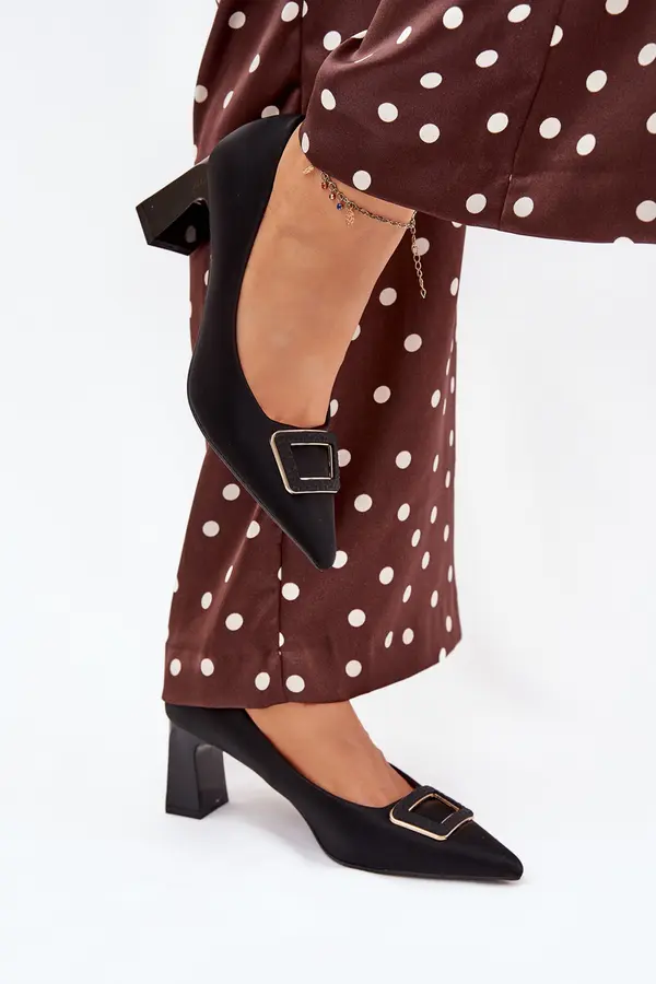 Boto Boto Heels with decorative buckle black Seriva