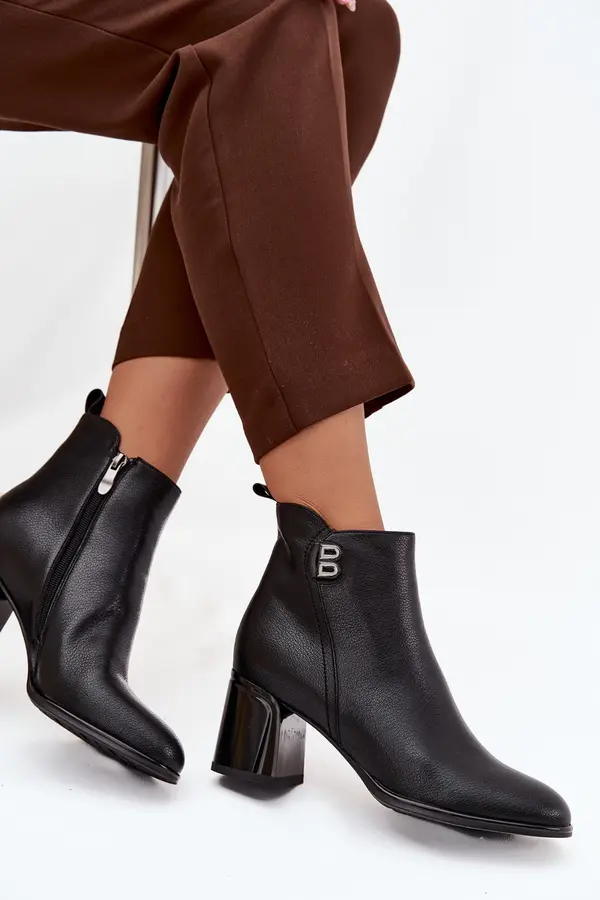 Boto Boto Insulated ladies ankle boots made of genuine leather with heel Black Jovelle