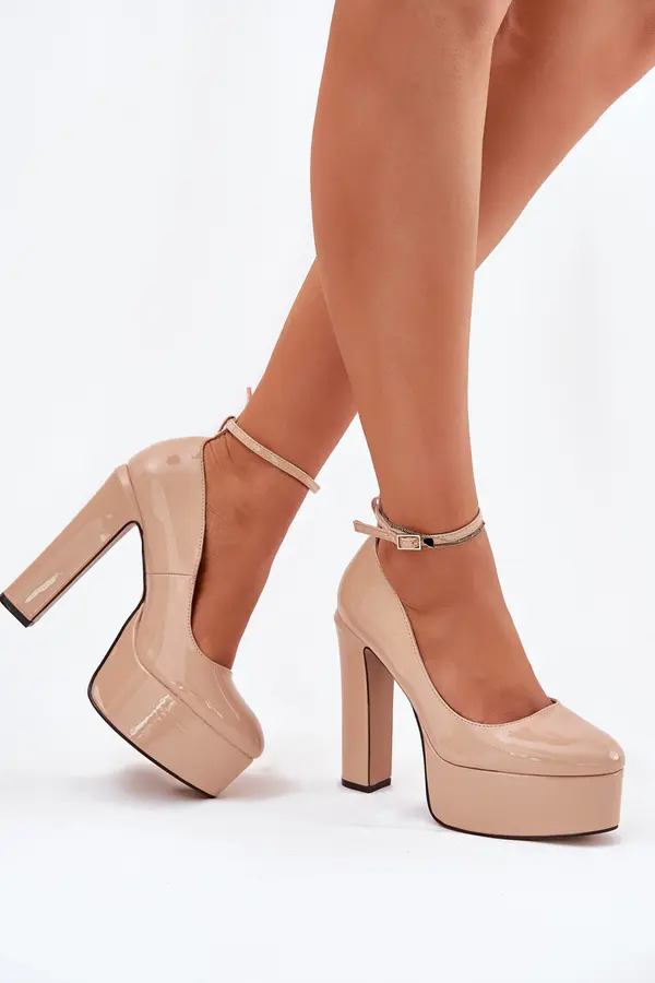 Boto Boto Lacquered High Heel And Platform Pumps Beige Nianka