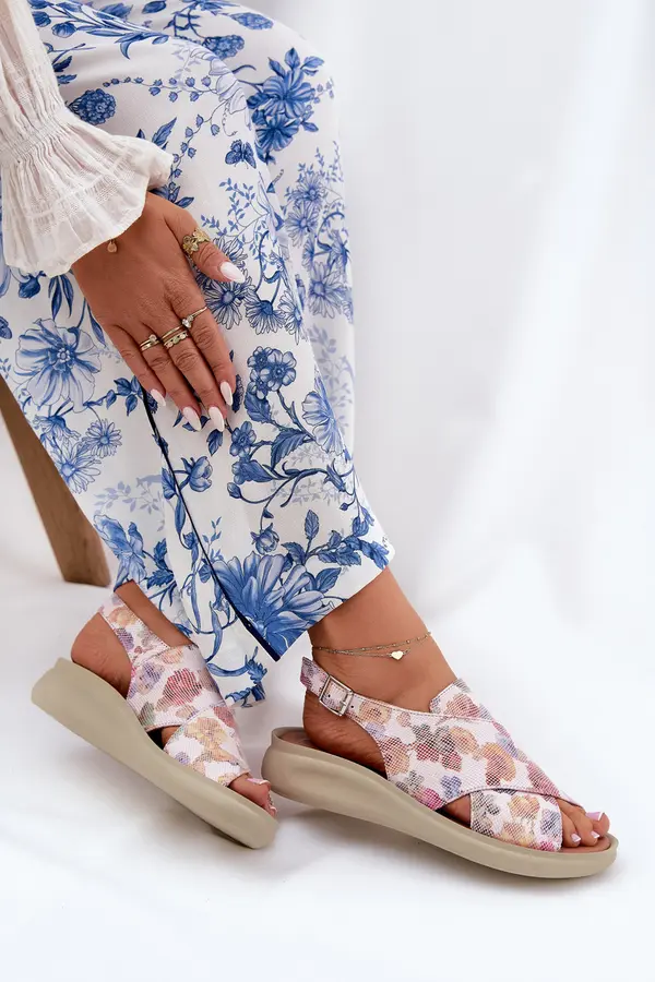 Boto Boto Ladies sandals made of eco leather with flowers multicolor Tosmelia