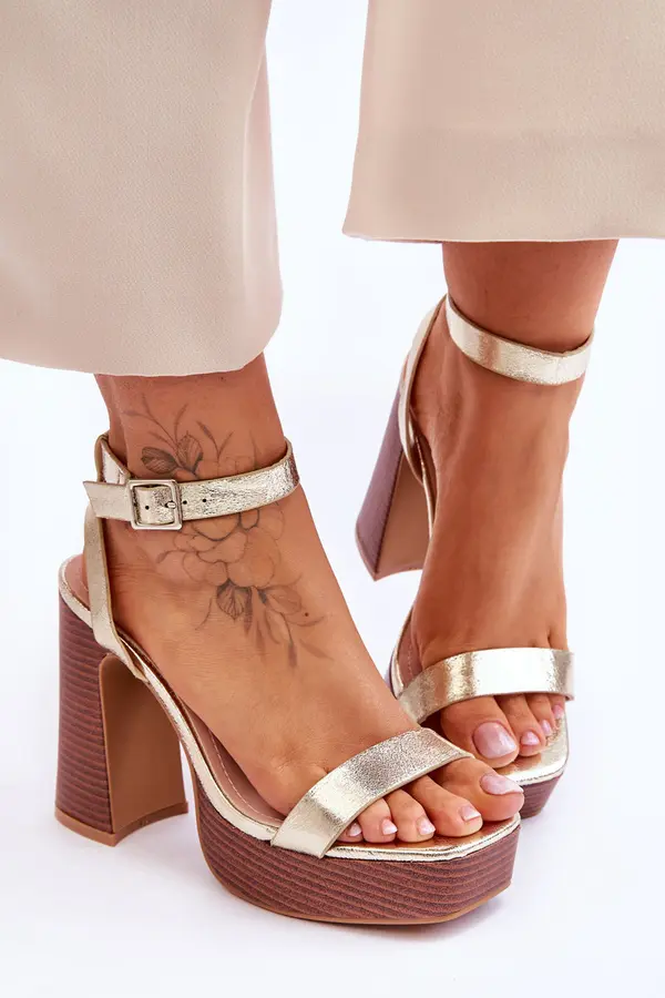 Boto Boto Leather Sandals On A Chunky Platform gold Marina