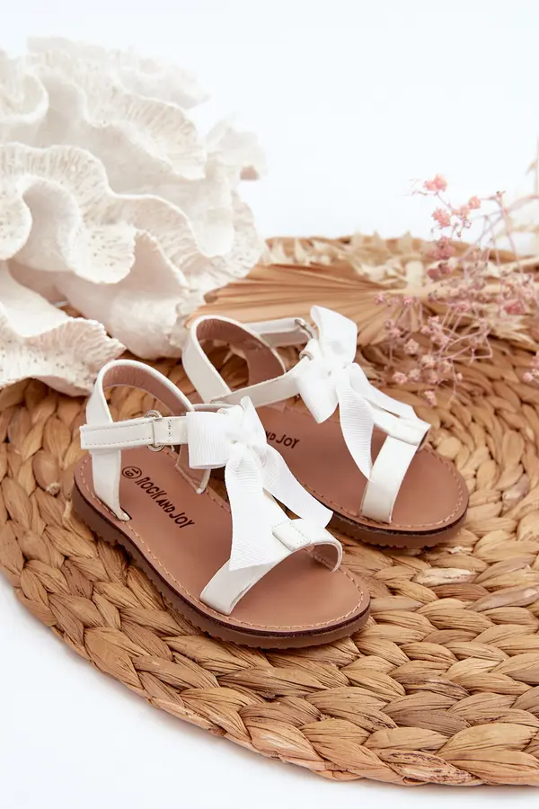 Boto Boto White Kids' Patent Sandals with Bow and Velcro Strap Joratia