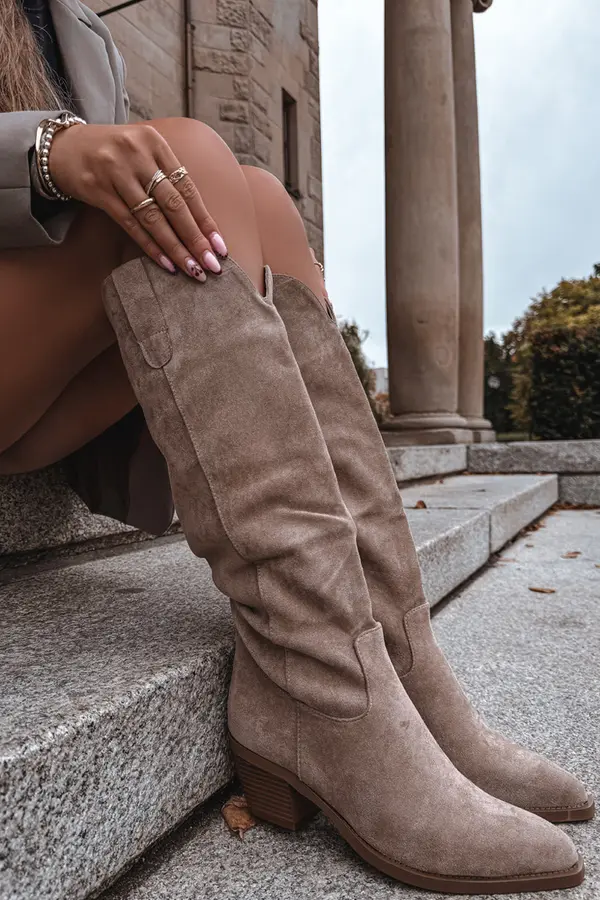 Boto Boto Women's cowboy boots with heel made of eco suede beige Esmira