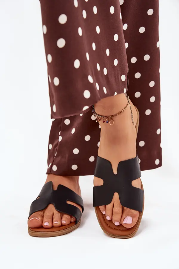 Boto Boto Women's Flat Sandals With Cutouts Black Salyra