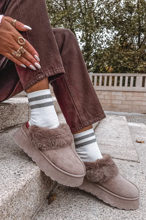 Boto Boto Women's snow boots on platform with fur and embroidery dark beige Querina