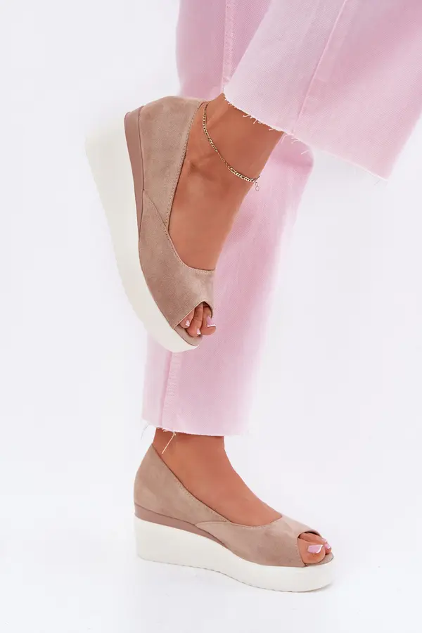 Boto Boto Women's wedge sandals made of eco suede beige Velira