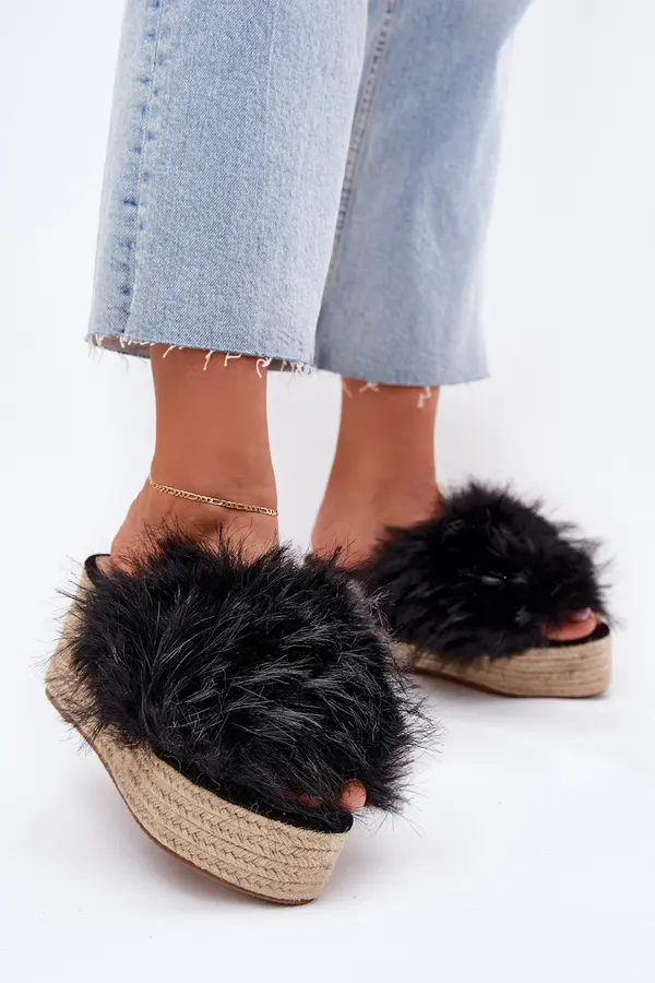 Boto Boto Women's wedge sandals with fur and braiding black Virela