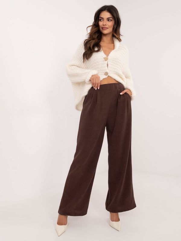 Fashionhunters Brown corduroy trousers with pockets