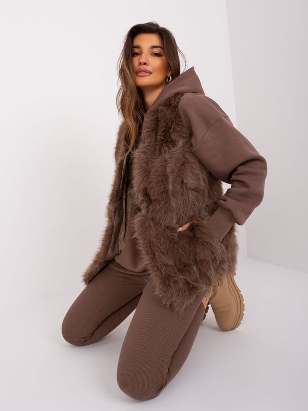 Fashionhunters Brown fur vest with pockets