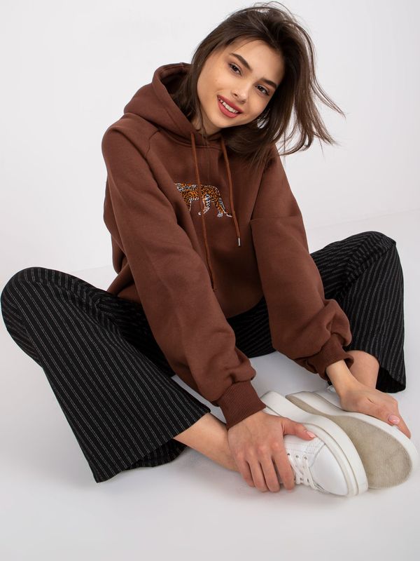 Fashionhunters Brown sweatshirt with Peggy embroidery