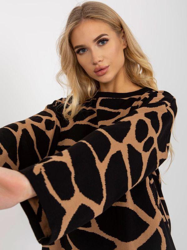 Fashionhunters Camel and black women's oversize sweater with patterns