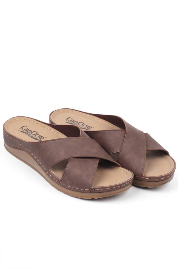 Capone Outfitters Capone Outfitters 107001 Women's Cross Band Comfort Anatomic Slippers