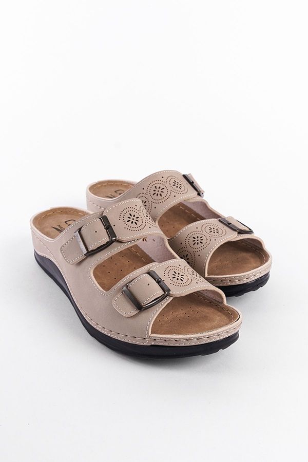 Capone Outfitters Capone Outfitters 107009 Women's Comfort Anatomic Slippers