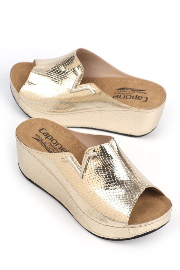 Capone Outfitters Capone Outfitters Anatomical Soft Comfortable Sole, Wedge Heels Mommy Slippers.