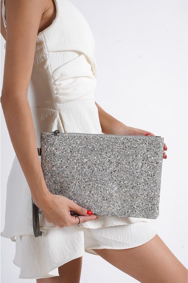 Capone Outfitters Capone Outfitters Capone Paris Women's Clutch Bag in Silver