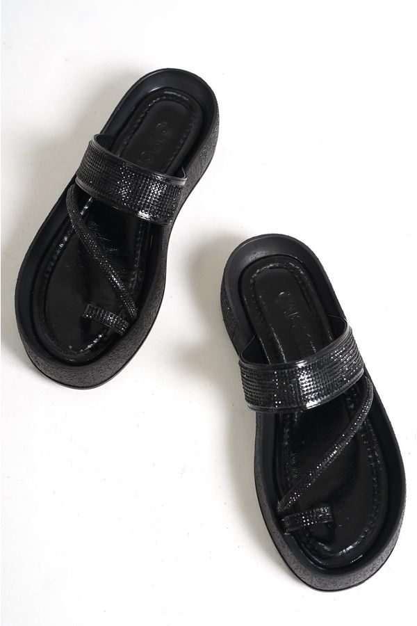 Capone Outfitters Capone Outfitters Gemstone Band With Stitching Detailed Wedge Heel Metallic Women's Slippers.