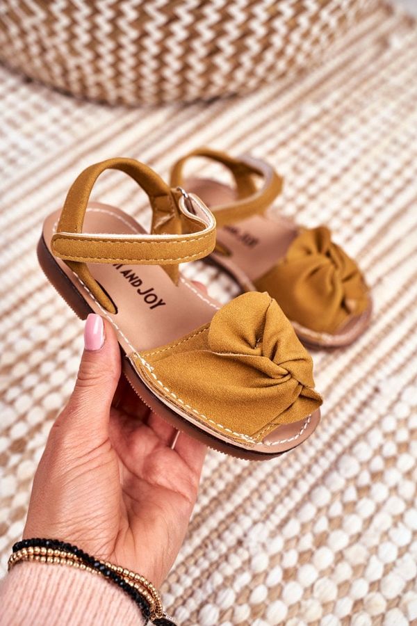 Kesi Child's Sandals With Velcro Yellow Goofy