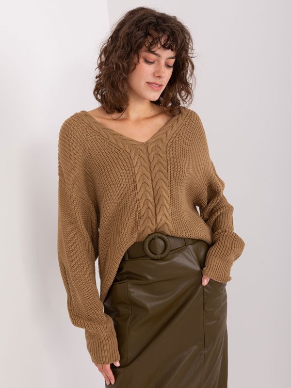 Fashionhunters Classic camel sweater with cuffs