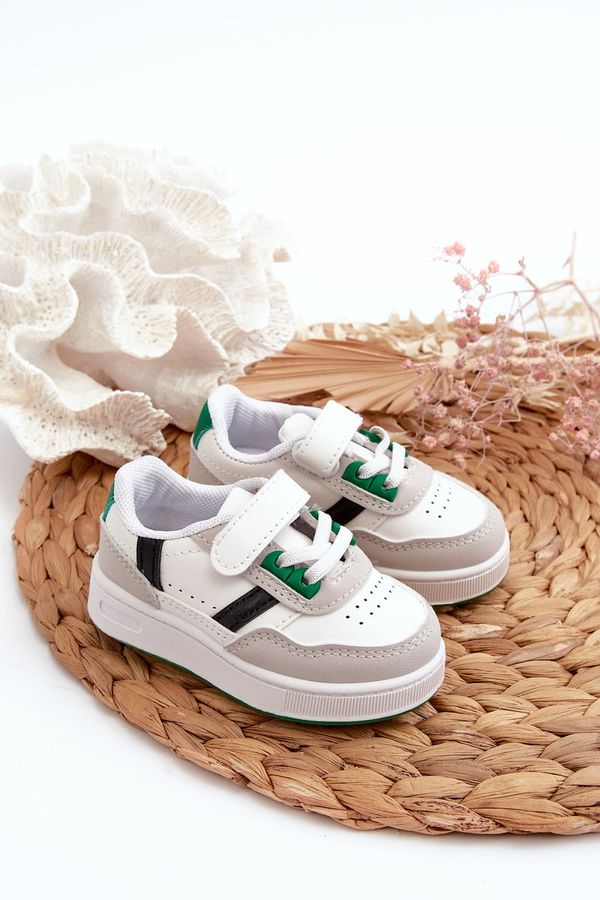 Kesi Classic White and Green Marlin Children's Sports Shoes