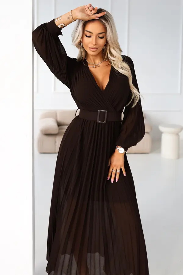numoco basic Čokoladna nagubana midi obleka s pasom