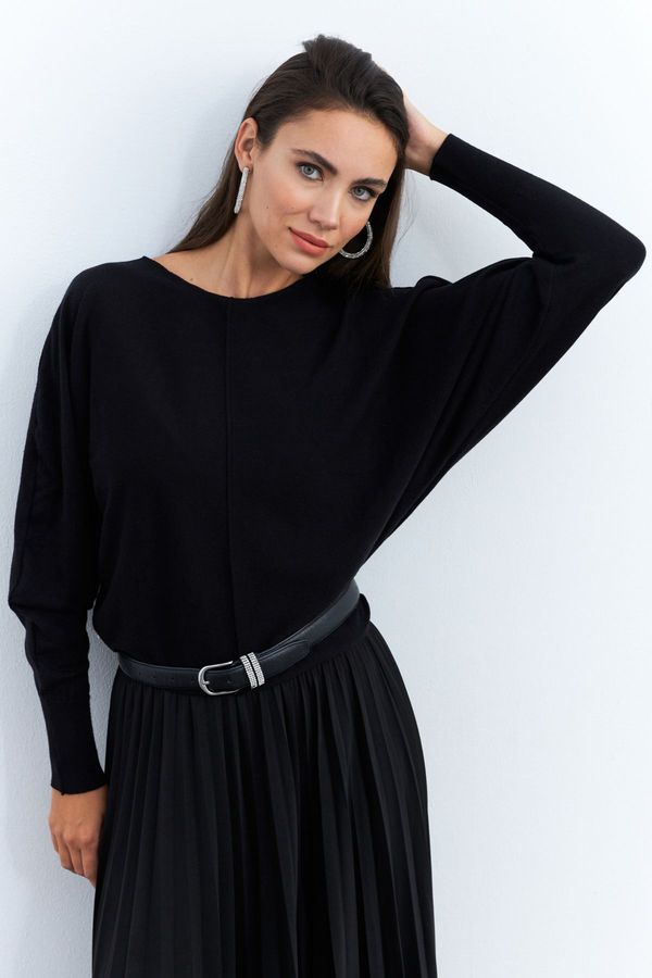 Cool & Sexy Cool & Sexy Women's Black Batwing Sleeve Sweater YIL558