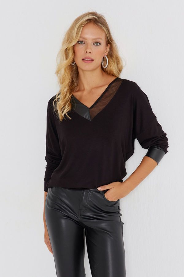 Cool & Sexy Cool & Sexy Women's Black Faux Leather Detailed Casual Blouse ST827
