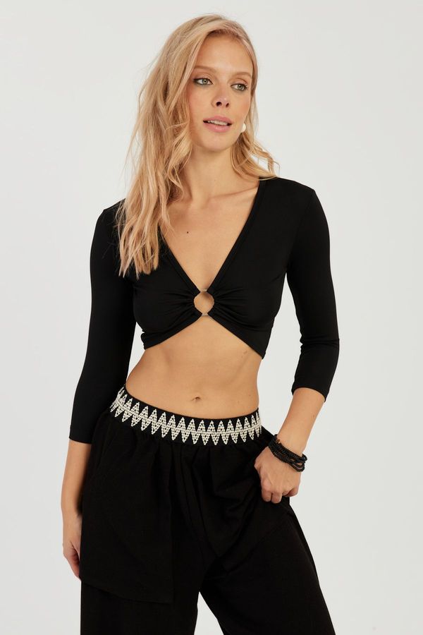 Cool & Sexy Cool & Sexy Women's Black Front Loop Crop Blouse