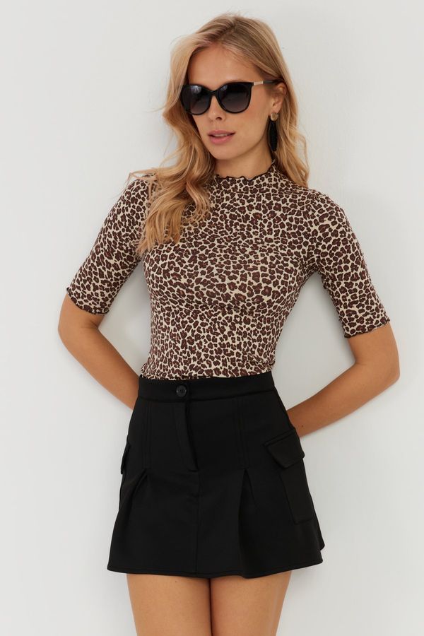 Cool & Sexy Cool & Sexy Women's Camel-Black Leopard Patterned Blouse