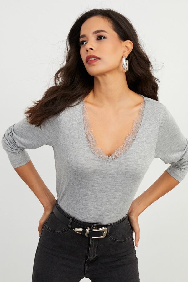 Cool & Sexy Cool & Sexy Women's Gray V-Neck Blouse