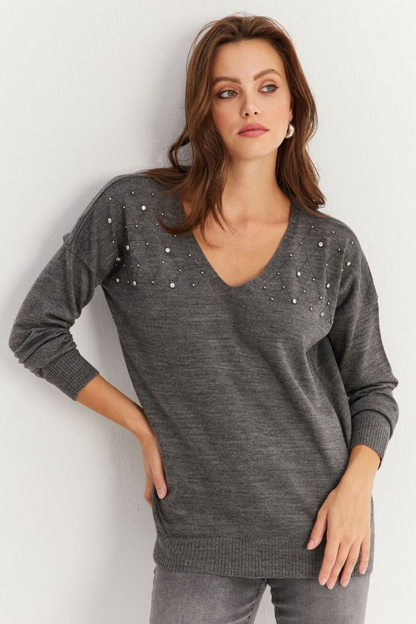 Cool & Sexy Cool & Sexy Women's Gray V Neck Stoned Thin Knit Blouse YIL002
