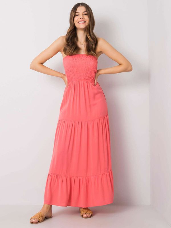 Fashionhunters Coral maxi obleka Giuseppine SVEŽE IZDELANO