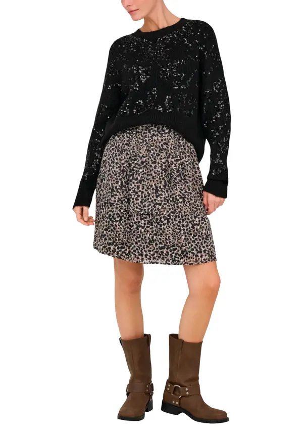 Only Črn pulover in vzorčasta obleka