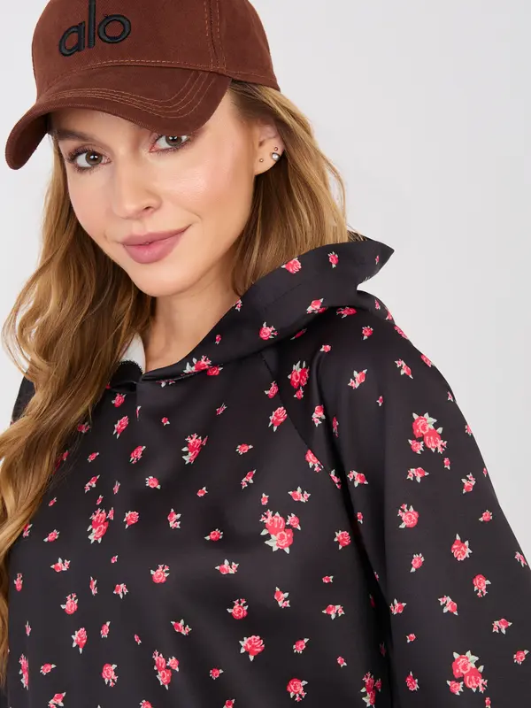 Italy Moda Črna prevelika jopa z vrtnicami