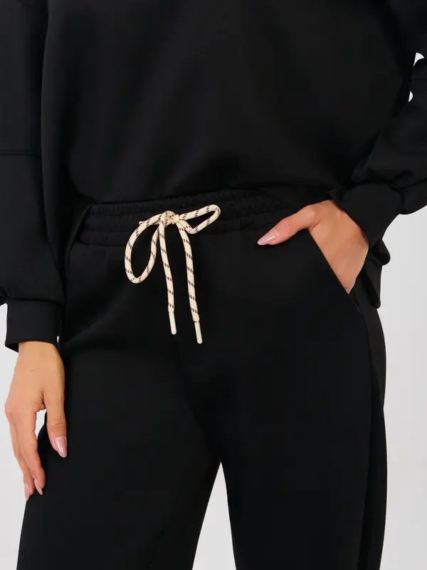 Italy Moda Črna trenirka s kapuco
