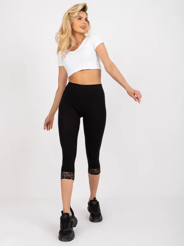 Fashionhunters Črne 3/4 športne pajkice s čipko