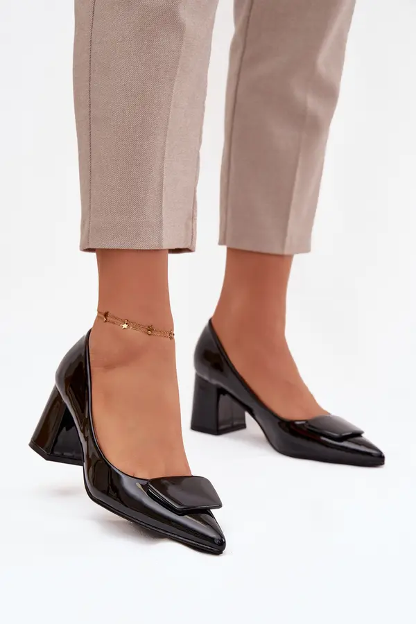 Boto Črne čevlji z Isoline dekoracijo