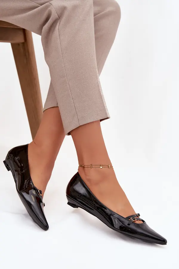 Boto Črne lakirane balerinke z resicami Zarelia