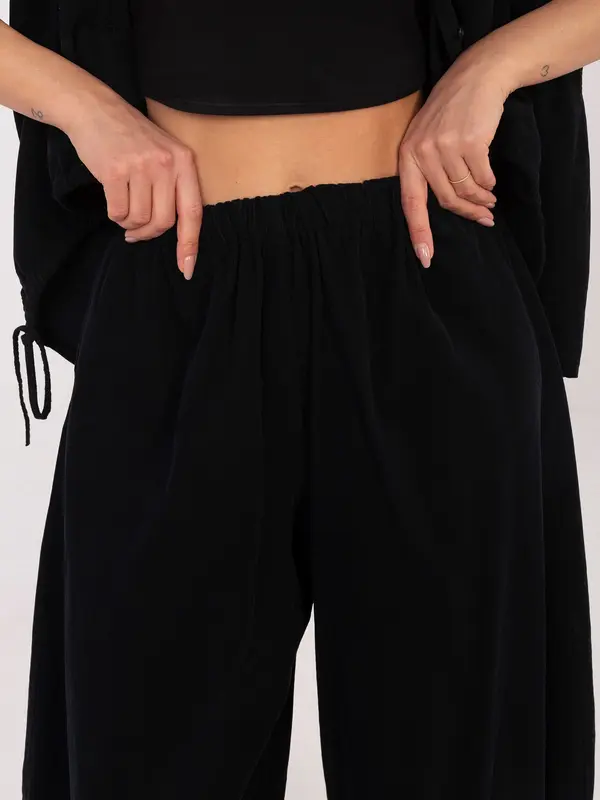 Italy Moda Črne manchesterske hlače