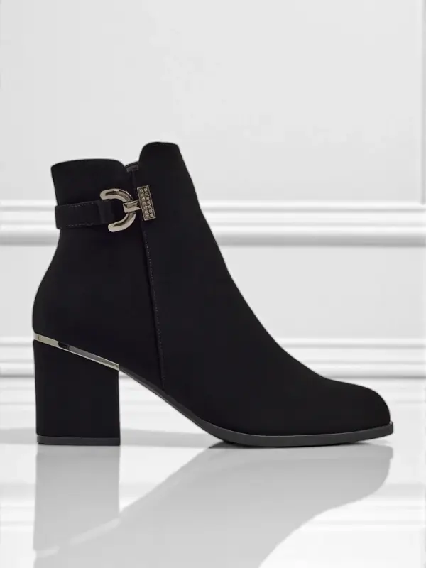 Resti Črni gležnjarji s peto