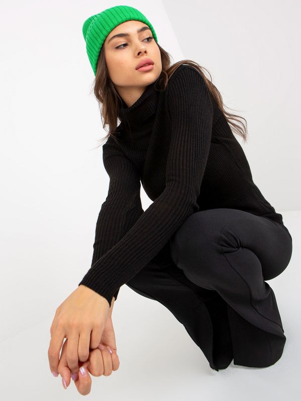 Fashionhunters Črni rebrasti pulover z dolgimi rokavi