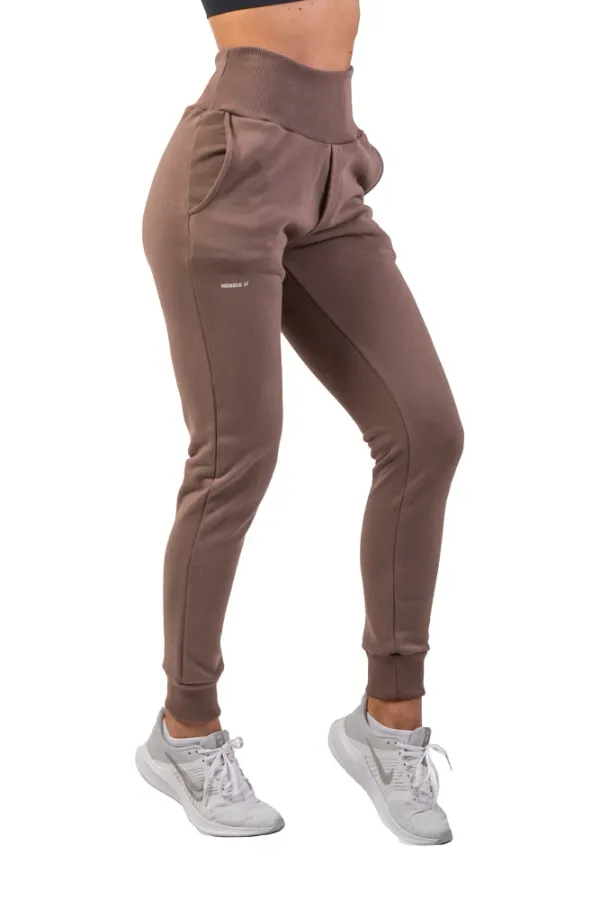 NEBBIA Dámské tepláky Nebbia  High-Waist Loose Fit Sweatpants "Feeling Good" 409 brown XS